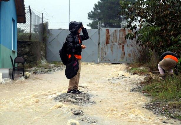 <p>Gün içinde de devam etmesinin beklendiği belirtilen sağanak yağışlar, İzmit'in düz alanları ile Kartepe ilçesinde su baskınlarına neden oldu.</p>

<div> </div>
