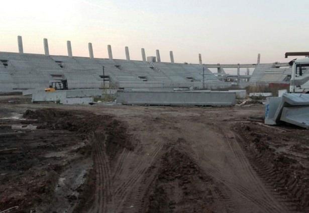 <p>Yeni Akhisar Stadı<br />
​Kapasite: 12.000</p>
