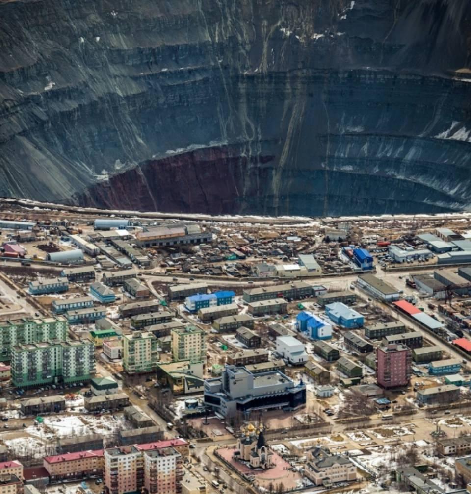 <p>Elmas madeni nasıl bir yer, Mirny-Yakutistan - Rusya</p>
