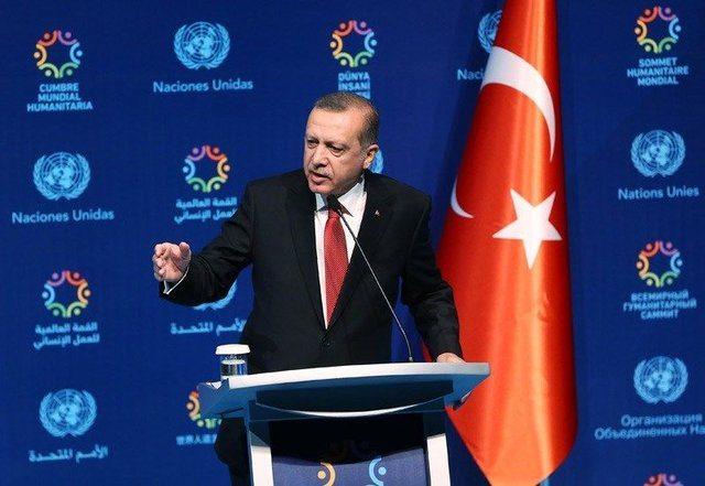 <p>Türkiye ile AB vize serbestisi için eksik kalan 5 kriterden 4’ünün yerine getirilmesi için anlaştı.</p>
