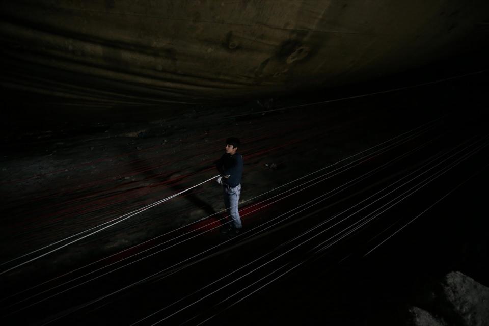 <p>Bir asırlık geçmişi bulunan kendirciliği yoğun çabayla yaşatan kendirciler, günlük yaklaşık 50 kilometre yol yürüyerek, 100 kilogram civarında kendir üretiyor. </p>

<p> </p>
