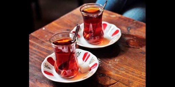 <p>Rize Ticaret Merkezi'nin verilerine g&ouml;re ; &uuml;lkemizde her 100 kişiden 96'sı &ccedil;ay i&ccedil;iyor.</p>
