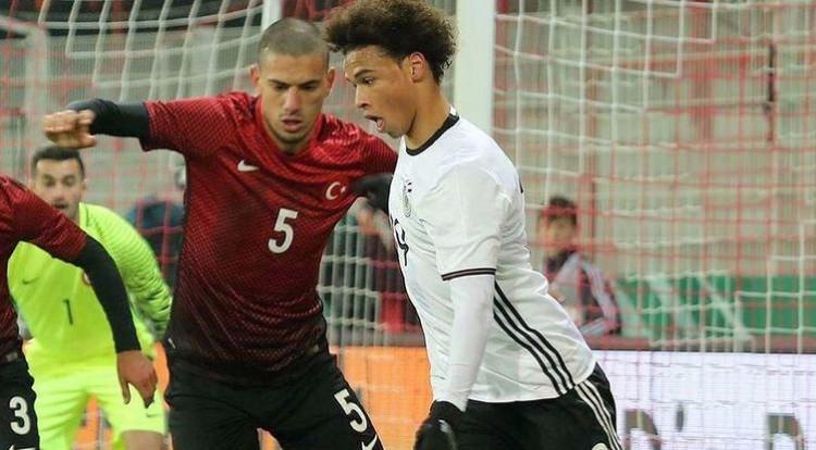 <p>Merih Demiral</p>

<p>Stoper</p>
