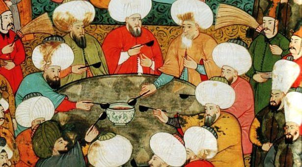 <p>Fatih Sultan Mehmed, Kanunname'sinde padişahların eskiden vezirleriyle birlikte yemek yediklerini, ancak kendisinin bu usulü kaldırdığını, padişahların artık sofrada tek başlarına yemek yiyecekleri kuralını koymuştur.</p>
