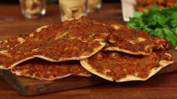 <p>Lahmacun</p>
