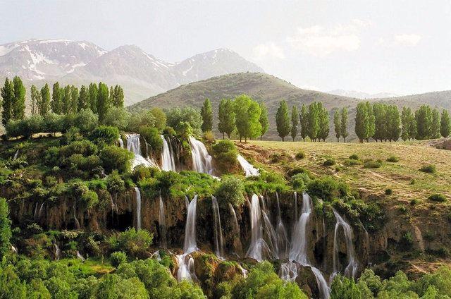 <p>İl: Erzincan<br />
İlçe: Merkez<br />
Nüfus: 97.759</p>

<p> </p>
