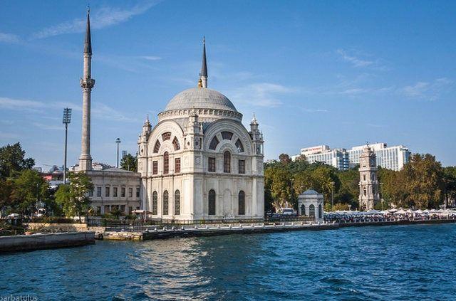 <p>Dolmabahçe Camisi</p>

<p> </p>
