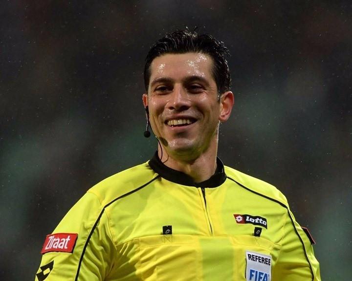 <p>ALİ PALABIYIK<br />
<br />
Galatasaray</p>