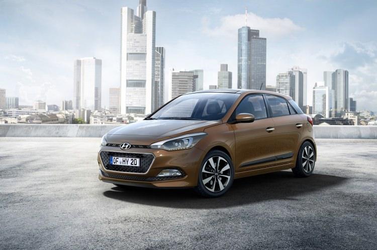 <p>En bariz fark ise<span style="color:#FFA07A"><strong> i20</strong></span> modelinde. 2016 i20 ile 2017 i20 arasındaki fark 3 bin 900 lirayı buluyor.</p>