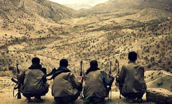 <p><strong>KUZEY IRAK'TA OPERASYONLAR YOĞUNLAŞTI </strong><br />
<br />
Kuzey Irak’taki 8 hedef bölgesine operasyonlar yoğunlaşmış durumda. Güvenlik raporları, PKK’nın Kuzey Irak’ta yeniden organize olmaya çalıştığını ve araçlarla bölgeye silah taşıdıklarını bildiriyor. </p>