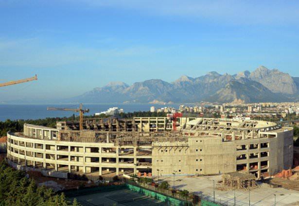 <p>Yeni Antalya Stadı</p>
