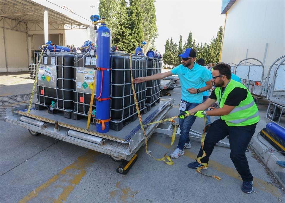 <p>Şu an Türkiye üretiminin yarısını yapıyoruz. Her geçen gün ihracat rakamlarımız da artıyor. 2016 yılında 146 milyon dolarlık ihracat gerçekleştirdik. Umman'dan gelen talep üzerine canlı balık gönderdik. </p>
