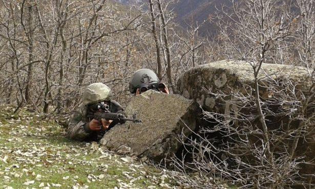 <p> Bitlis’in Tatvan ilçesindeki 10’uncu Komando Tugay Komutanlığı tarafından da 21-23 Mart tarihlerinde Bitlis’in Bölükyazı beldesi kırsalında "Şehit Geçici Köy Korucusu Nihat Çaprak-5 Operasyonu" düzenlendi.</p>