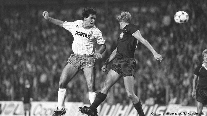 <p><strong>11. Werder Bremen - Dynamo Berlin (1988-89)</strong></p>
<p> </p>
<p>İlk maçı rakibine 3-0 kaybeden Werder Bremen rövanşı 5-0 kazanarak muhteşem bir geri dönüş sergiledi. Rövanşta atılan son 4 gol, 55. dakikadan sonra geldi.</p>