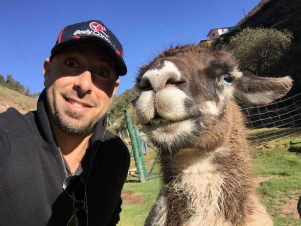 <p>Sosyal medya ve değişik yerlerde paylaşılan internetin en çok tıklanan birbirinden ilginç fotoğrafları...</p>
