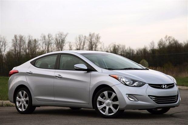 <p><strong>29 Hyundai Elantra 1.6 CRDI Dizel 7 İleri DCT 136PS</strong></p>

<p>100 kilometredeki ortalama yakıt tüketimi: 4.1lt</p>
