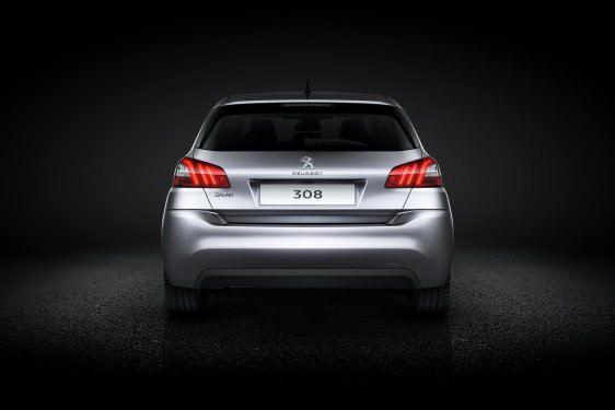 <p>Yeni Peugeot 308, kompakt boyutları (uzunluk : 4,25 m ve yükseklik : 1,46 m), geniş oturma alanı ve özellikle geniş bagajı ile C segmentinin vazgeçilmez özelliklerini fazlasıyla sunuyor.</p>