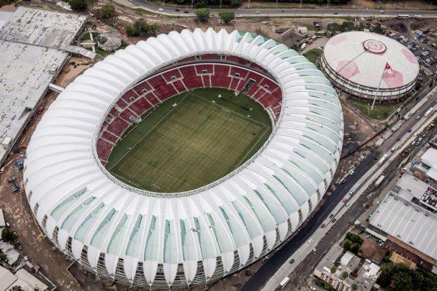 <p><strong>Stat:</strong> Beira-Rio <br /><strong>Şehir:</strong> Porto Alegre <br /><strong>Kapasite: </strong>42.991</p>