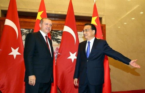 <p>Cumhurbaşkanı Recep Tayyip Erdoğan, Çin Halk Cumhuriyeti'nin başkenti Pekin'de Çin Başbakanı Li Kıçiang ile görüştü.</p>
