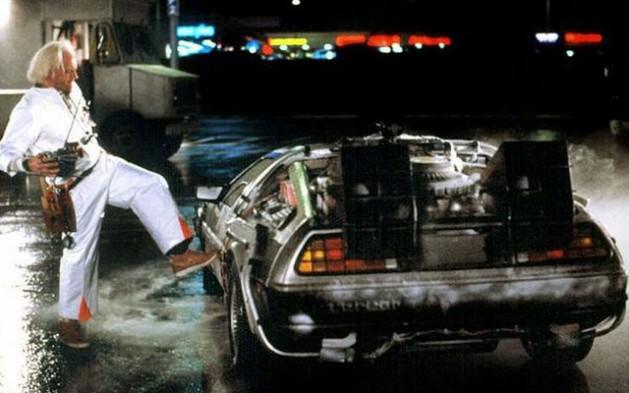 <p>6- DeLorean DMC-12. 1985 tarihli Geleceğe Dönüş filmindeki zaman ötesi yolculuklar yapabilen arabayı hatırladınız mı?</p>