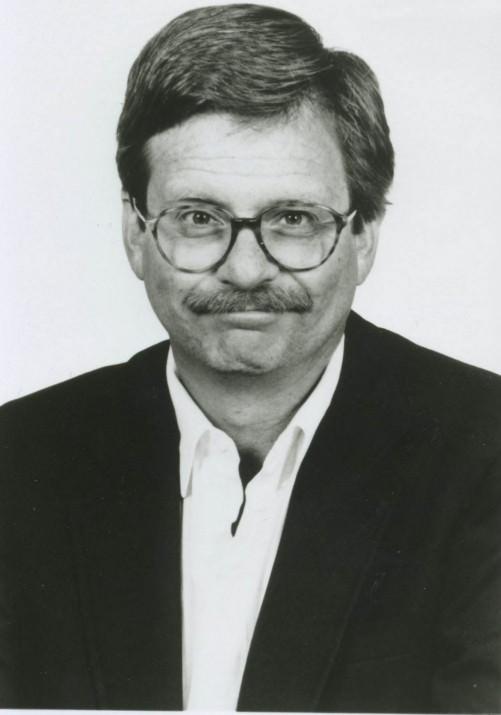 <p>Aşkın gözü kördür, evlilikse bir körler müessesesidir. Lewis Grizzard</p>