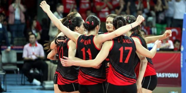 TEMMUZ AYI => - (A) Milli Bayan Voleybol Takımı, Dünya Grand Prix'si Finalleri'ndeki son maçında Brezilya'ya 3-1 yenildi. ''Filenin Sultanları'', bu sonuçla, tarihinde ilk kez final grubuna kaldığı Dünya Grand Prix'sinde 3'üncü olarak bronz madalya almaya hak kazandı.