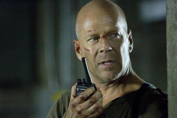 <p>Bruce Willis Toplam hasılat: 3,17 milyar dolar</p>