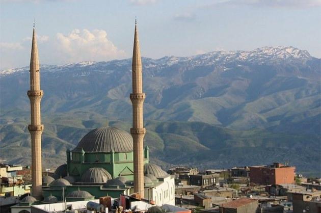 <p>Şırnak: 232 bin 197 seçmen, 864 sandıkta oy kullanacak.</p>