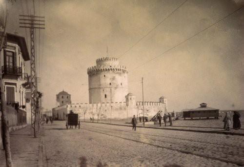 Beyaz Kule, Kanuni Sultan Süleyman tarafından inşa edilmiş bir 16. yüzyıl Osmanlı yapısı