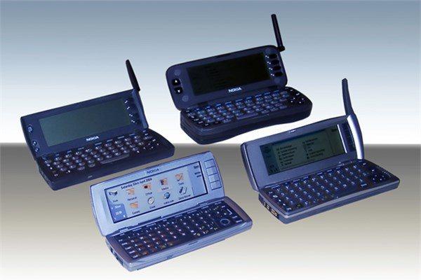 <p>1996</p>
<p>Nokia, internete girebilen ilk telefonu üretti.</p>