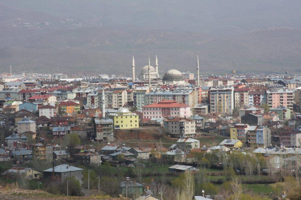 <p>İl: Bingöl<br />
İlçe: Merkez<br />
Nüfus: 103.441</p>

<p> </p>
