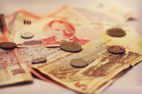<p>Evli eşi çalışmayan dört çocuklu çalışan için 136,55 TL,</p>