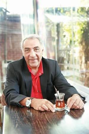 <p><strong>Metin Kaçan</strong><br />'Ağır Roman' adlı kitabın da yazarı olan tanınmış edebiyatçı Metin Kaçan, 8 Ocak 2013 tarihinde Boğaziçi Köprüsü'nden atlayarak intihar etti</p>