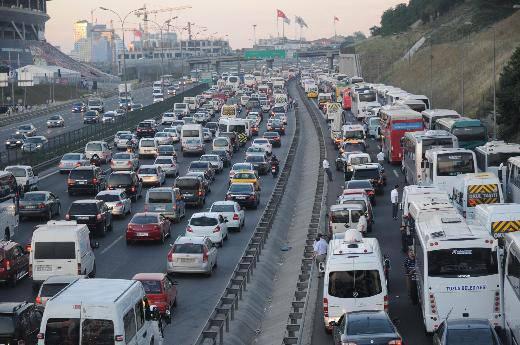 Park, fren ve dönüş ışıklarının bozuk veya teknik şartlara uygun olmaması 77 lira.