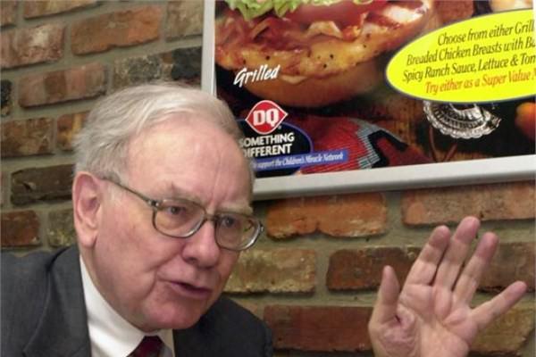 <p><strong>Warren Buffett ile öğle yemeği</strong><br />
<br />
Parasını bir üründen çok bir "deneyime" harcamak isteyenler için, Berkshire Hathaway'in CEO'su Warren Buffett ile öğle yemeği yemenin bedeli 2,6 milyon dolar.</p>