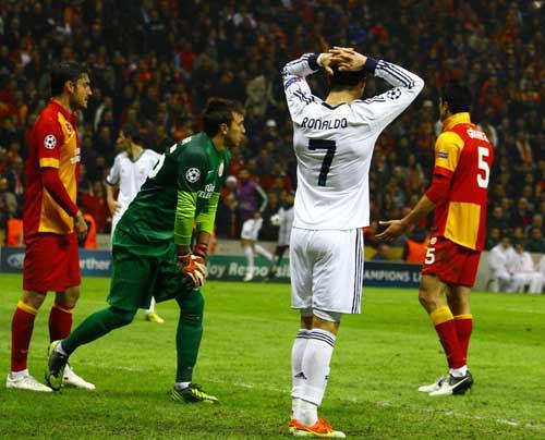 <h1>Marca İspanya</h1>
<div class="galeri_kattext">
<p><span class="bold_14_black">Sadece Cristiano! Real Madrid ikinci yarıda adeta uyudu. Ronaldo perdeyi açıp, son golü atan isim oldu.</span></p>
</div>