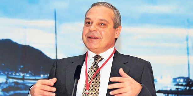 <p>Mehmet Selahattin Hakman</p>