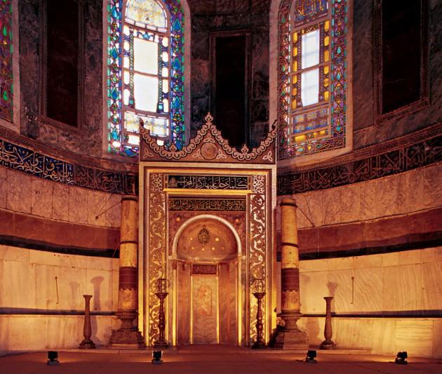 <p><span class="Normal__Char" style="font-family: 'Traditional Naskh','Arial'; font-size: 11pt; text-decoration: none;" dir="RTL">نَّ الله يَأْمُرُ بِالْعَدْلِ وَالإِحْسَانِ</span><span class="Normal__Char" style="font-family: 'Segoe UI','Arial'; font-size: 9pt;">(</span><span class="Normal__Char" style="font-family: 'Segoe UI','Arial'; font-size: 9pt;">Nahl 16/90)</span></p>
<p class="Normal" style="margin-top: 3pt; margin-bottom: 3pt; margin-right: 0pt; text-align: center; line-height: 16pt;"><span class="Normal__Char" style="font-family: 'Traditional Naskh','Arial'; font-size: 11pt; text-decoration: none;" dir="RTL">اعْدِلُوا هُوَ أَقْرَبُ لِلتَّقْوَى</span></p>
<p class="Normal" style="margin-top: 3pt; margin-bottom: 3pt; margin-right: 0pt; text-align: center; line-height: 16pt;"><span class="Normal__Char" style="font-family: 'Segoe UI','Arial'; font-size: 11pt; font-style: italic; text-decoration: none;">“Âdil olun; </span><span class="Normal__Char" style="font-family: 'Segoe UI','Arial'; font-size: 11pt; font-style: italic;">bu, Allah bilincine daha uygundur.”</span><span class="Normal__Char" style="font-family: 'Segoe UI','Arial'; font-size: 9pt;">(Mâide 5/8)</span></p>