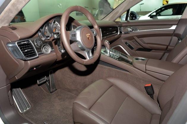 <p>2014 Porsche Panamera</p>