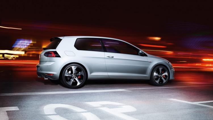 <p>Volkswagen'in araçları geri çağırarak yapmak istediği yazılım güncellemesi olmadığı takdirde, ani fren esnasında da fren kontrol sisteminin ideal şekilde çalışmadığı şirket yetkilileri tarafından açıklandı.</p>