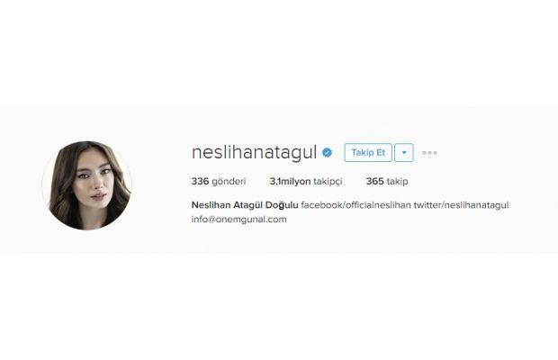 <p>Güzel oyuncu Atagül sosyal medya hesabına eşinin soyadını da ekledi.</p>

