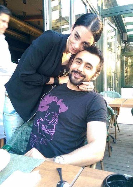 <p>Üzerinden yıllar geçmiş olmasına rağmen Payende, Süper Baba'daki set ortamını unutmamış...</p>
<p> </p>