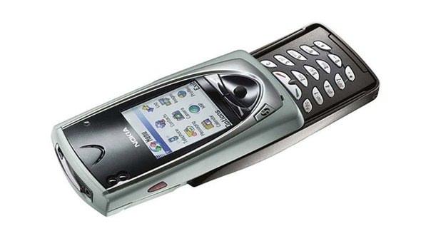 <p>Nokia 7650</p>

<p>Çıkış tarihi: 2002</p>
