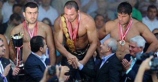 - 651. tarihi Kırkpınar Yağlı Güreşleri'nin başpehlivanı, finalde rakibi Recep Kara'yı yenen Ali Gürbüz oldu.