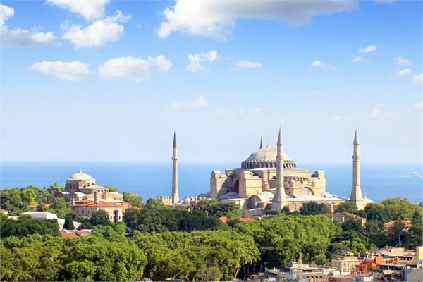 <p><strong>6. İstanbul</strong><br />10,37 milyon turist</p>