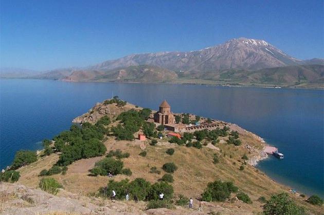 <p>Van: 577 bin 186 seçmen, 2 bin 227 sandıkta oy kullanacak.</p>