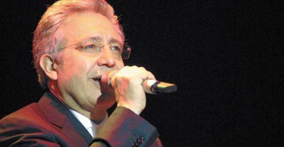 Zülfü Livaneli: Şarkışla Türküsü: Sözlerde ‘Deniz’ adı geçiyor. Deniz Gezmiş için yapıldığı açık.