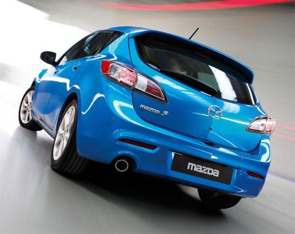 <p>2.500 TL ile 5,500 TL arasında değişen indirimler ve takas desteği sağlanacak. Buna gore Mazda3 Hatchback modeller 5.500 TL, Sedan modeller ise 4.500 TL indirimlerle satışa sunulacak.</p>
