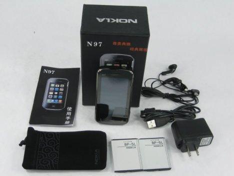 <p>Nokla N97</p>

<p>Nokla N97'nin ekipmanları arasında iki tane BP-5L pil - tabi büyük olasılıkla bunlar da klon - var. Bizim bildiğimiz ise Nokia'nın N97'de BP-4L kullanacağı. Sıkıntınız olursa da çekinmeden Çince olan kullanma kılavuzuna başvurabilirsiniz.</p>

