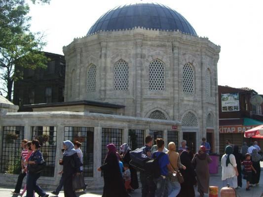 <p>Ferhad Paşa Türbesi</p>
<p>Feshane Caddesi - Eyüp</p>